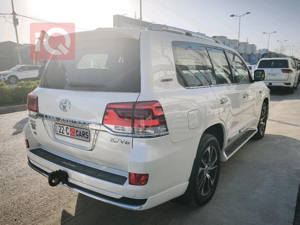 تويوتا لاندكروزر